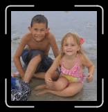 20050709 ZacharyRobyn Beach CloseUp * 1123 x 1169 * (171KB)